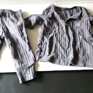 3  baby outfits by Carter's size 3 months